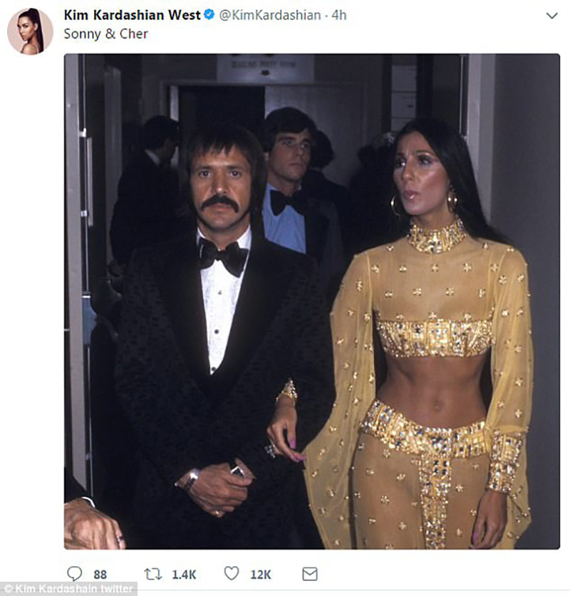 Dàn sao tưng bừng hóa trang mừng Halloween: Adam Levine giả gái, Kim hóa thành Cher siêu đẹp và sexy